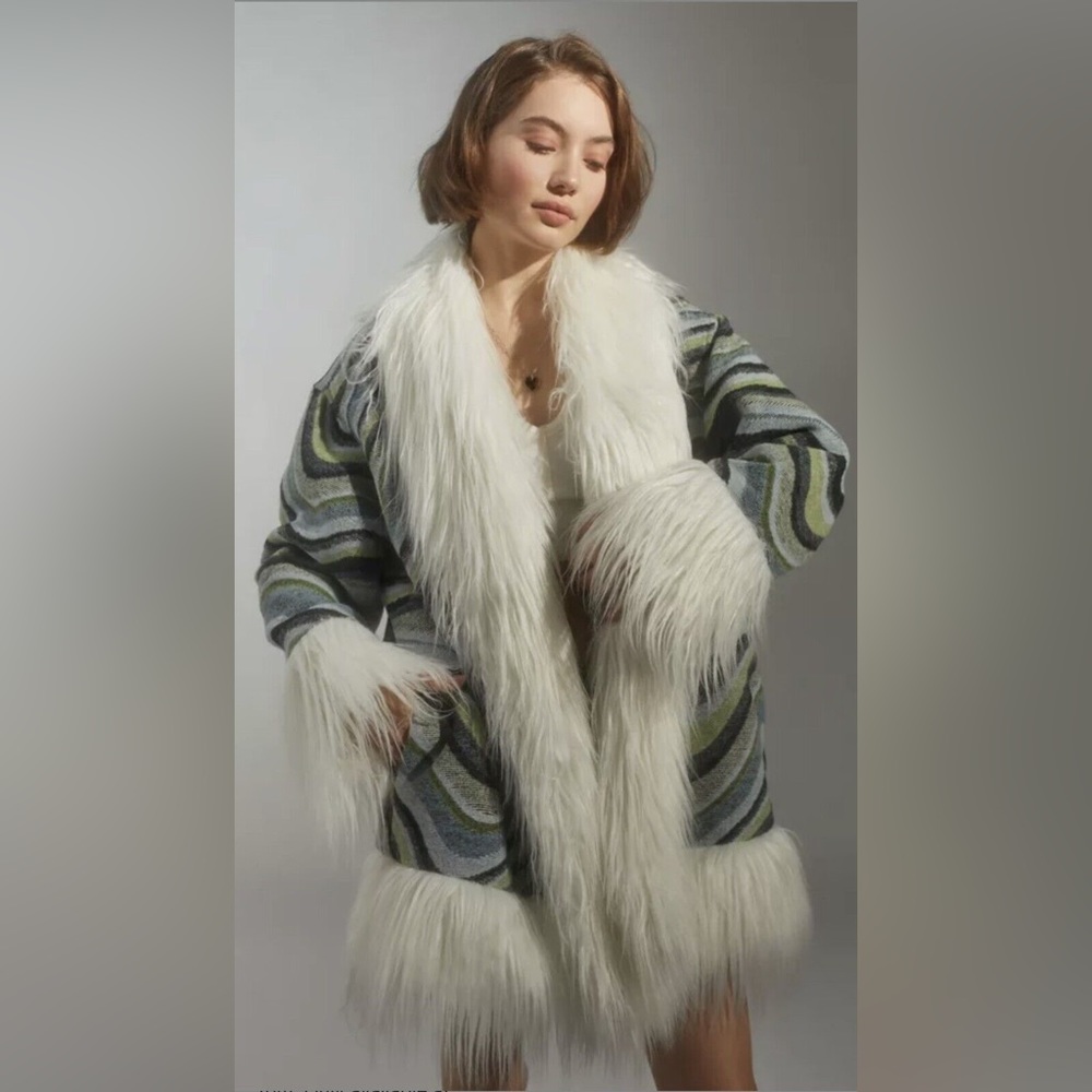 ✨️PENNY LANE COAT - Picture 3 of 16